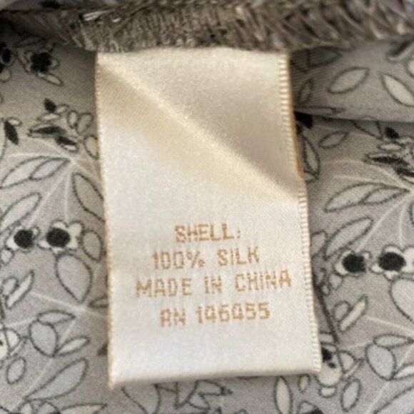 GOLD HAWK 100% Silk Printed Two Pocket Blouse Shirt Small - Picture 11 of 11